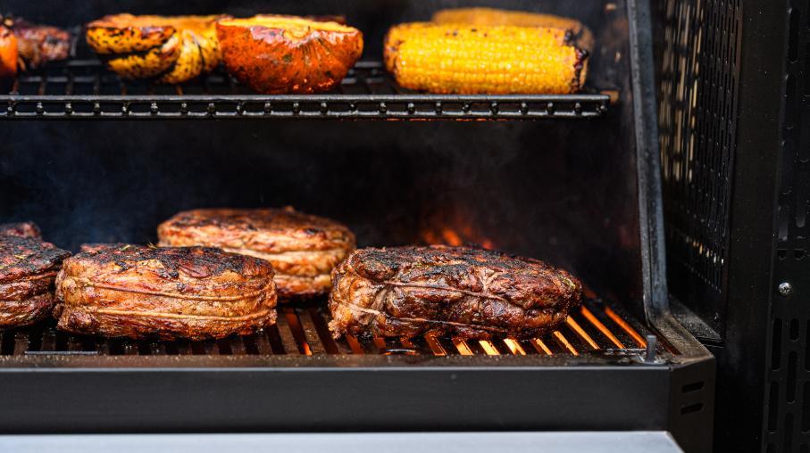 Gravity Series 800 Digital Charcoal Griddle + BBQ + Smoker