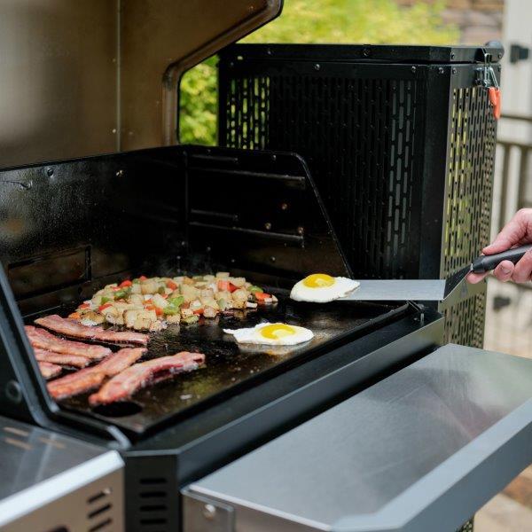 Gravity Series 800 Digital Charcoal Griddle + BBQ + Smoker