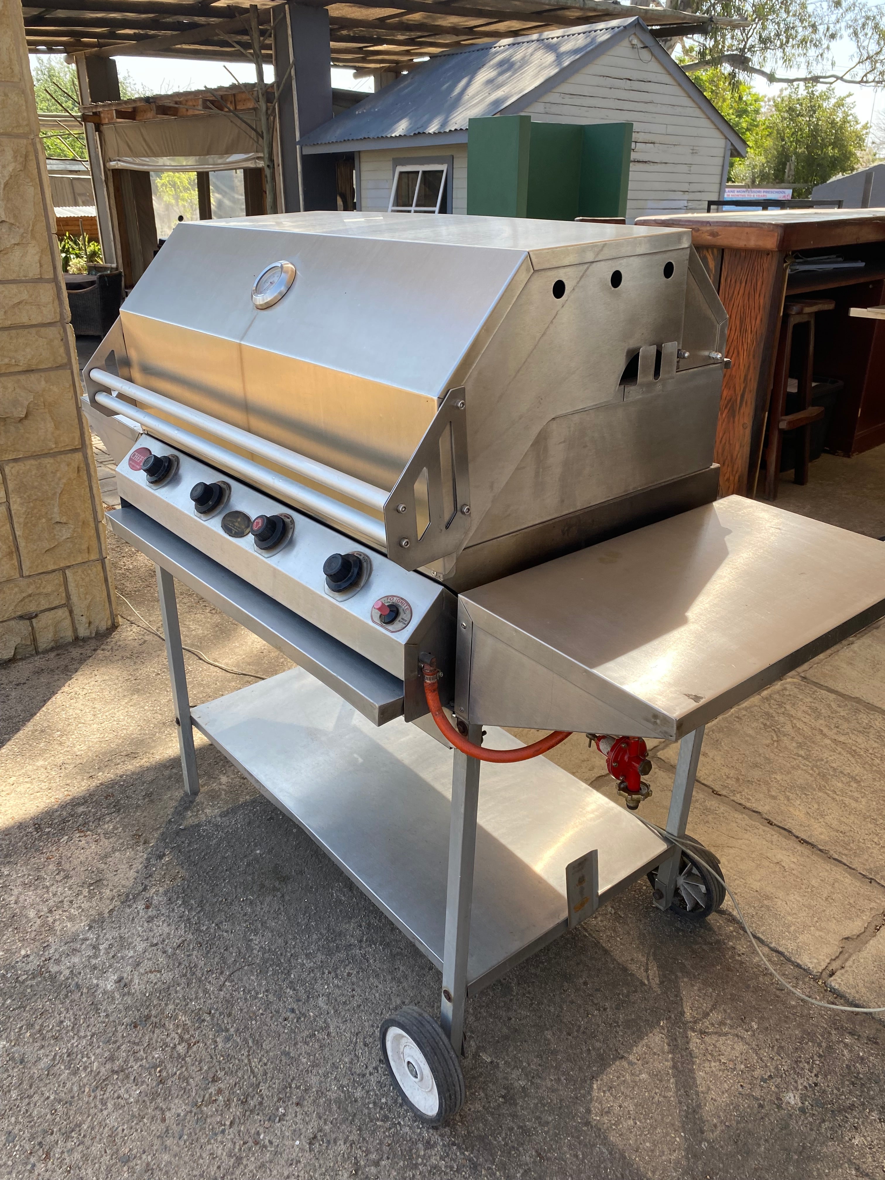 3 or 4 Burner Chef mobile octane high pressure gas braai